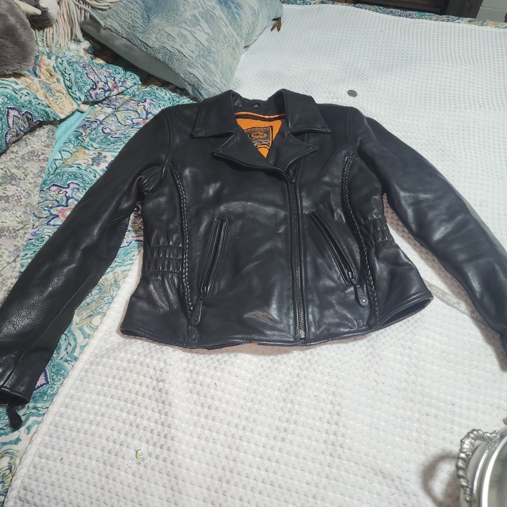 FIRST CLASSICS EUC WOMENS SZ M BLACK LEATHER BIKER HEAVY JACKET COAT
